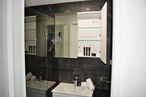 Seranin | Gordon - Inverell Accommodation 11