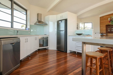 Valla's Beach House - Inverell Accommodation 12