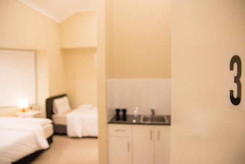 T&M HOUSE - Inverell Accommodation 16