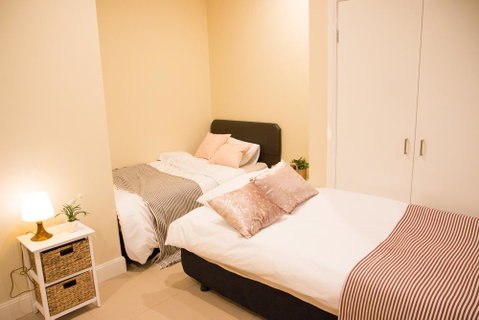 T&M HOUSE - Inverell Accommodation 8