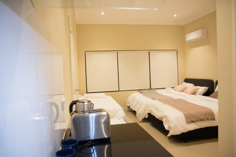 T&M HOUSE - Inverell Accommodation 42