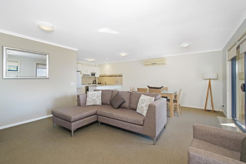South Pacific Apartments - Inverell Accommodation 9
