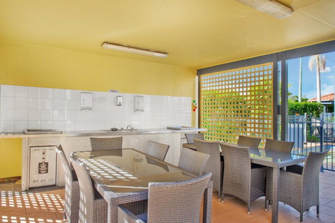 South Pacific Apartments - Inverell Accommodation 6