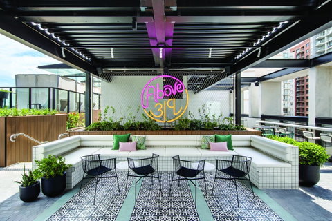 Vibe Hotel Sydney Darling Harbour - Inverell Accommodation 7