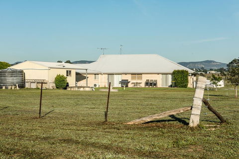 Madigan Wine Country Cottages - Inverell Accommodation 32