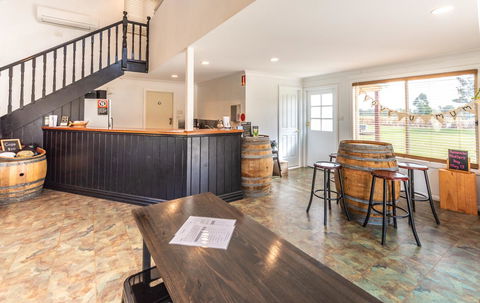 Madigan Wine Country Cottages - Inverell Accommodation 25
