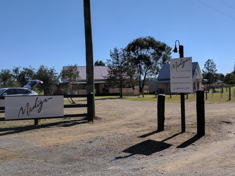 Madigan Wine Country Cottages - Inverell Accommodation 3