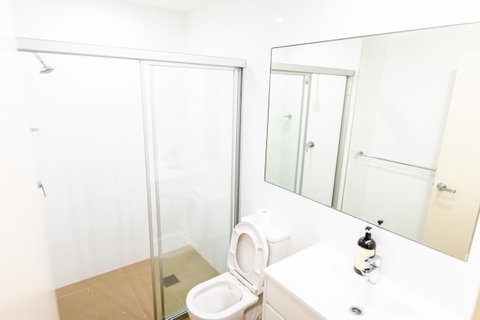 Near Train Station, New 2 BR Apt/free Parking - Inverell Accommodation 29