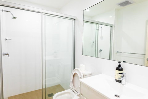 Near Train Station, New 2 BR Apt/free Parking - Inverell Accommodation 33