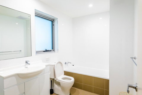 Near Train Station, New 2 BR Apt/free Parking - Inverell Accommodation 31