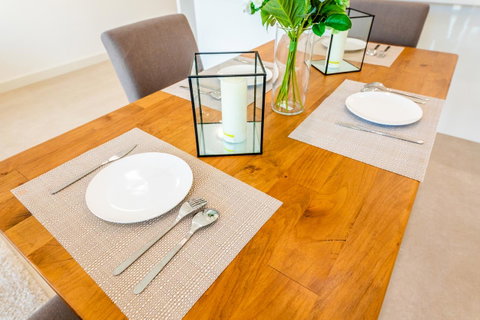 Near Train Station, New 2 BR Apt/free Parking - Inverell Accommodation 6