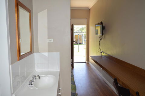 Brolga Hotel Motel - Coleambally - Inverell Accommodation 3