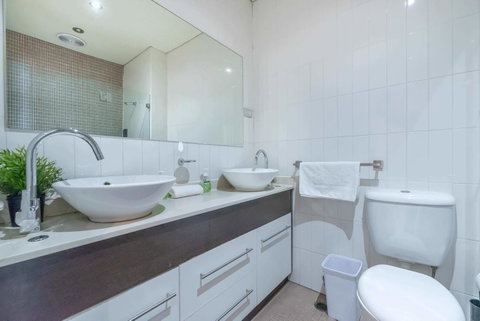 2 Bed House + Loft In Pyrmont - Inverell Accommodation 14