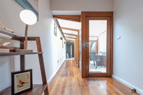 2 Bed House + Loft In Pyrmont - Inverell Accommodation 7