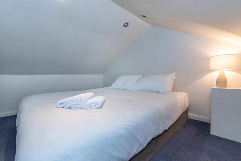 2 Bed House + Loft In Pyrmont - Inverell Accommodation 16