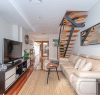 2 Bed House  Loft in Pyrmont - Inverell Accommodation
