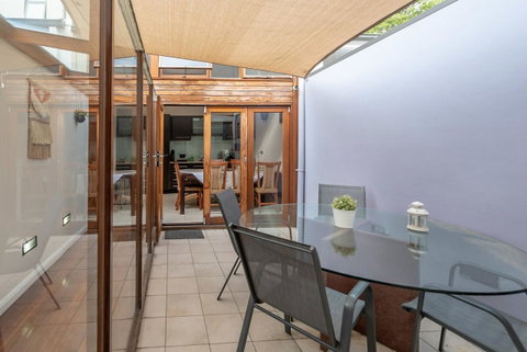 2 Bed House + Loft In Pyrmont - Inverell Accommodation 6
