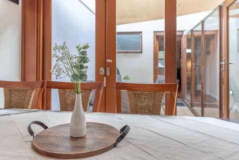 2 Bed House + Loft In Pyrmont - Inverell Accommodation 3