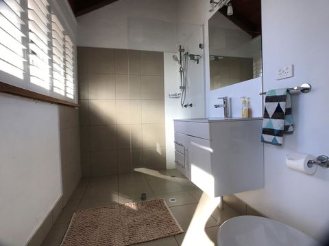 Treetops Everglades Villa - Inverell Accommodation 21