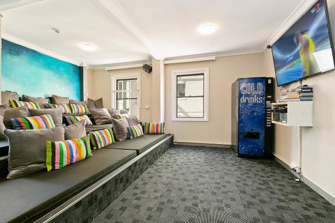 Mad Monkey Downtown - Inverell Accommodation 8