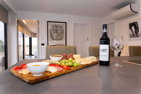 Belisi Farmstay Cottage - Inverell Accommodation 8