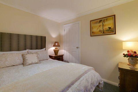 Mountainside B & B - Inverell Accommodation 24