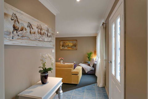Mountainside B & B - Inverell Accommodation 4