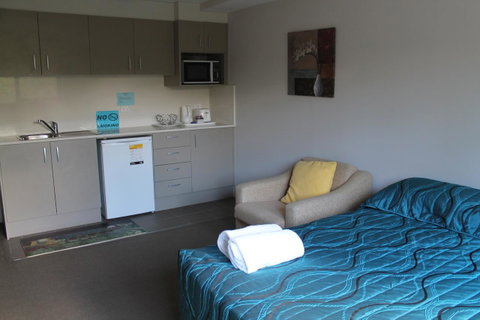 Strathfield Executive Accommodation - Inverell Accommodation 7