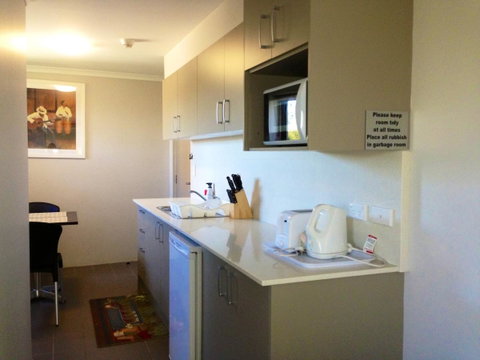 Strathfield Executive Accommodation - Inverell Accommodation 28