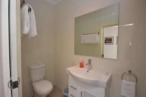 The Old Saddlery - Inverell Accommodation 2