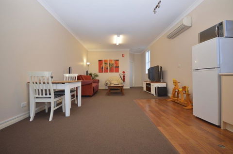 The Old Saddlery - Inverell Accommodation 5