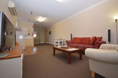 The Old Saddlery - Inverell Accommodation 8