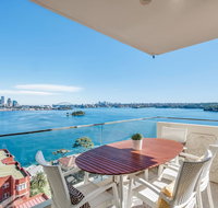 Panoramic harbour views and unbeatable comfort - Inverell Accommodation