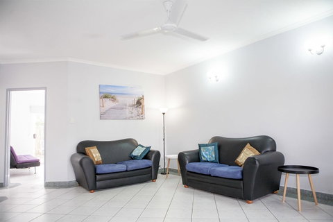 Nightcliff Foreshore Getaway - McKay Gardens - Inverell Accommodation 9