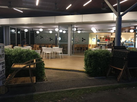 Nightcliff Foreshore Getaway - McKay Gardens - Inverell Accommodation 21