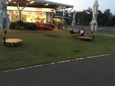 Nightcliff Foreshore Getaway - McKay Gardens - Inverell Accommodation 22