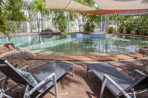 Nightcliff Foreshore Getaway - McKay Gardens - Inverell Accommodation 3