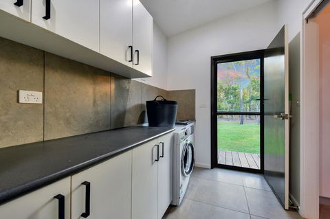 'Tropical Oasis - Darwin NT - Inverell Accommodation 24