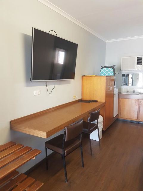 Safari Lodge Motel - Inverell Accommodation 2