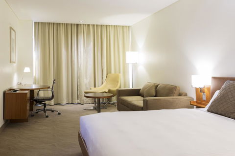 Novotel Canberra - Inverell Accommodation 33