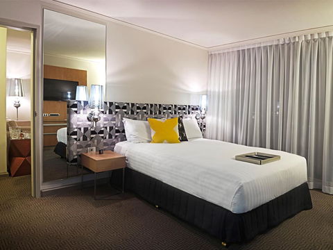 QT Canberra - Inverell Accommodation 8