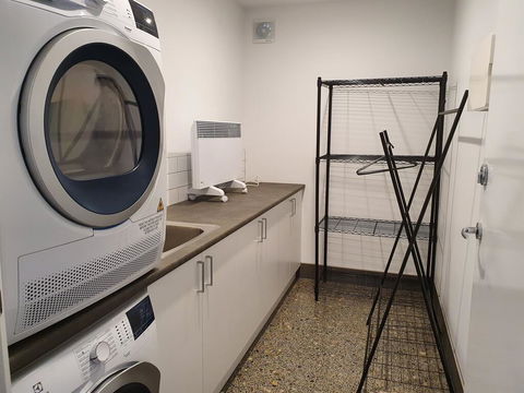 Braeside, 1 Bedroom. East Jindabyne - Inverell Accommodation 2