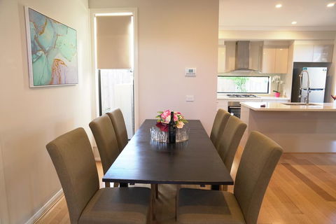 Brand New House Near Box Hill - Inverell Accommodation 3