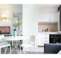Bright modern studio steps from the action - Inverell Accommodation