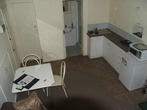 Bristol House Accommodation - Inverell Accommodation 2