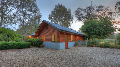 Buffalo River Homestead - Inverell Accommodation 1
