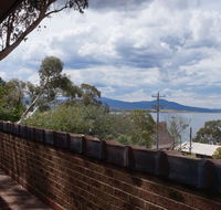 Bundilla 3 - Lake views from the Balcony - Inverell Accommodation