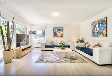 By The Beach - Inverell Accommodation 0