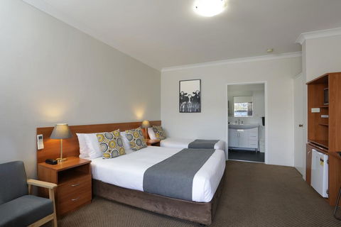 Cadman Motor Inn And Apartments - Inverell Accommodation 1