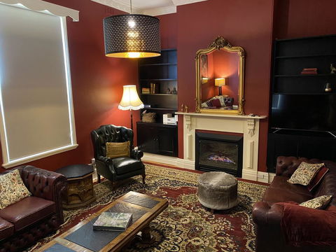 Campbell House - Inverell Accommodation 1